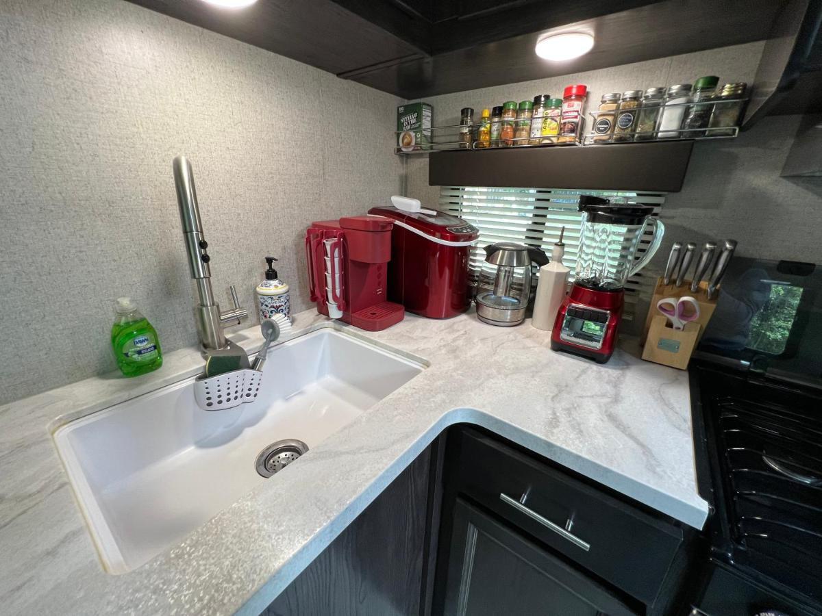 Hotel Lake Front Rv Experience Close To Port Canaveral And Kennedy Space Center Titusville Esterno foto